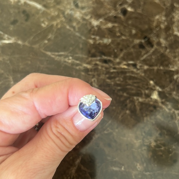 Swarovski crystal necklace and earrings. Purple center crystal. - Picture 3 of 8